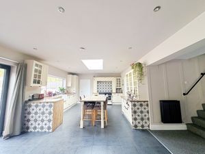 Kitchen- click for photo gallery